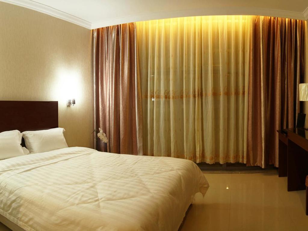 Baguio Crown Legacy Hotel Baguio City Zimmer foto